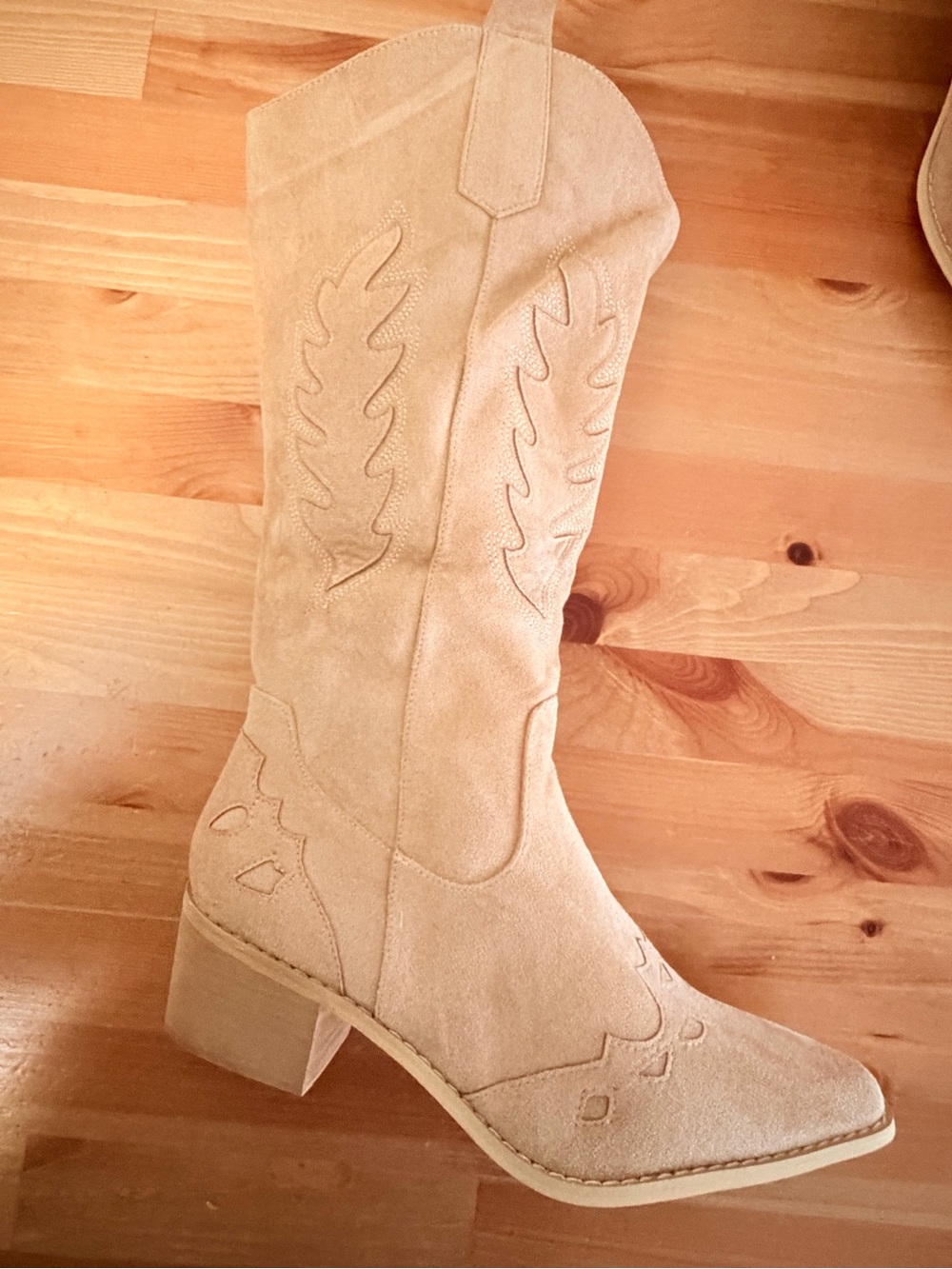 Western Knee-High Suede Boots in Tan